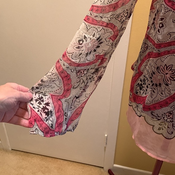 Allen B. by Allen Schwartz Raspberry and Black Patterned Top NWOT - Picture 6 of 14